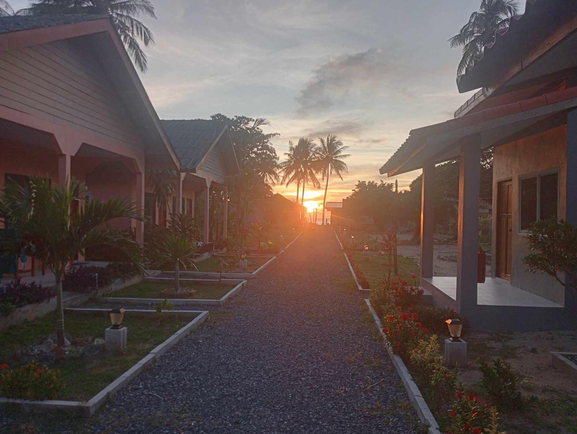 Scandinavian Beach Resort Koh Lanta Exterior foto