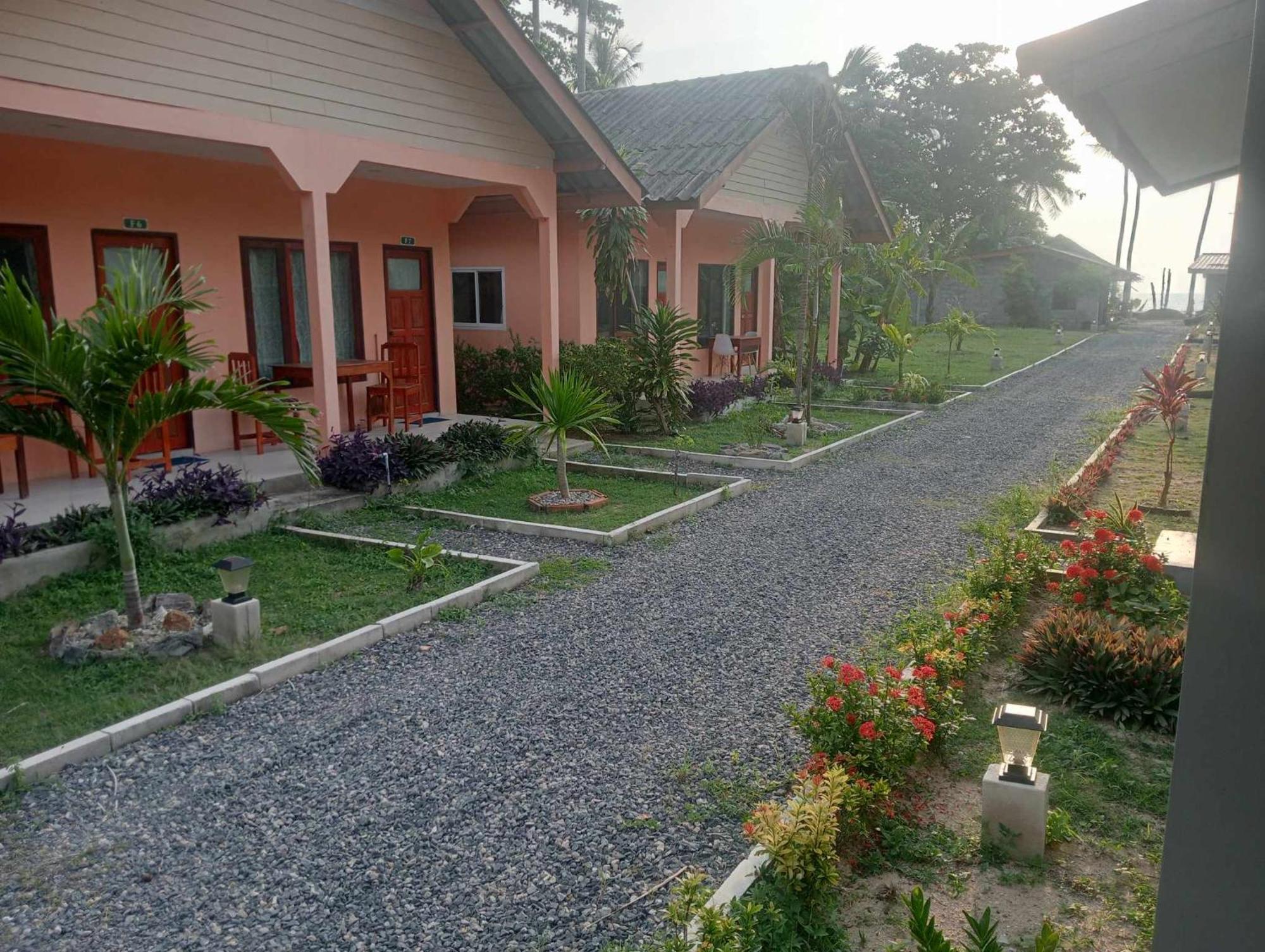 Scandinavian Beach Resort Koh Lanta Exterior foto